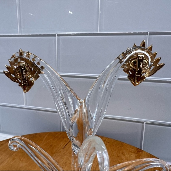 Vintage Crown Trifari Art Deco Fan Gold Tone Clip On Earrings Flapper Feather - Picture 6 of 9